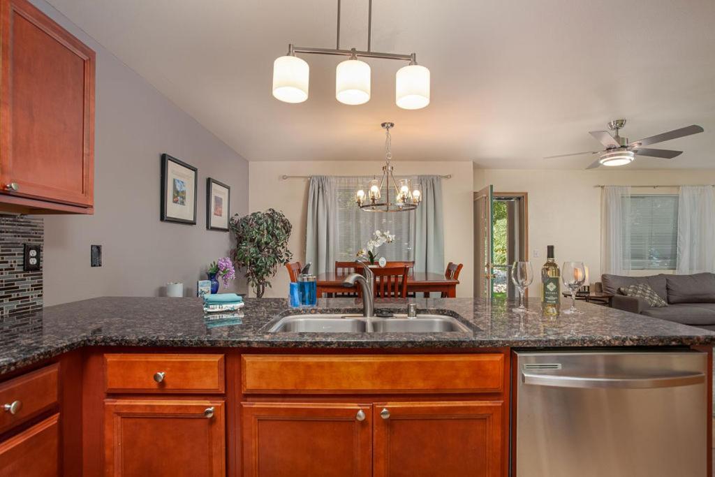 Walk To Downtown Leavenworth * Sleeps 6 + Pets * Ground Level Gem!公寓 外观 照片